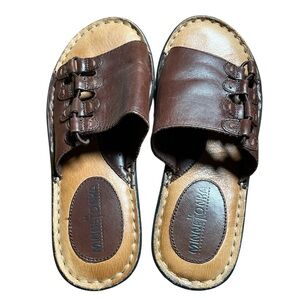Minnetonka Brown Leather Woman’s Sandals